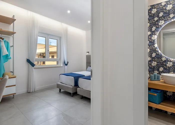 The Sisters' House * Сорренто